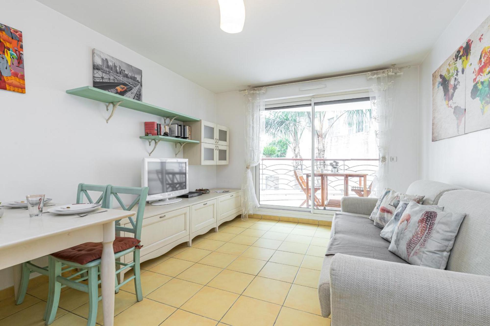 Nice 1 Bedroom Downtown Carre D'Or With Garage Exterior photo