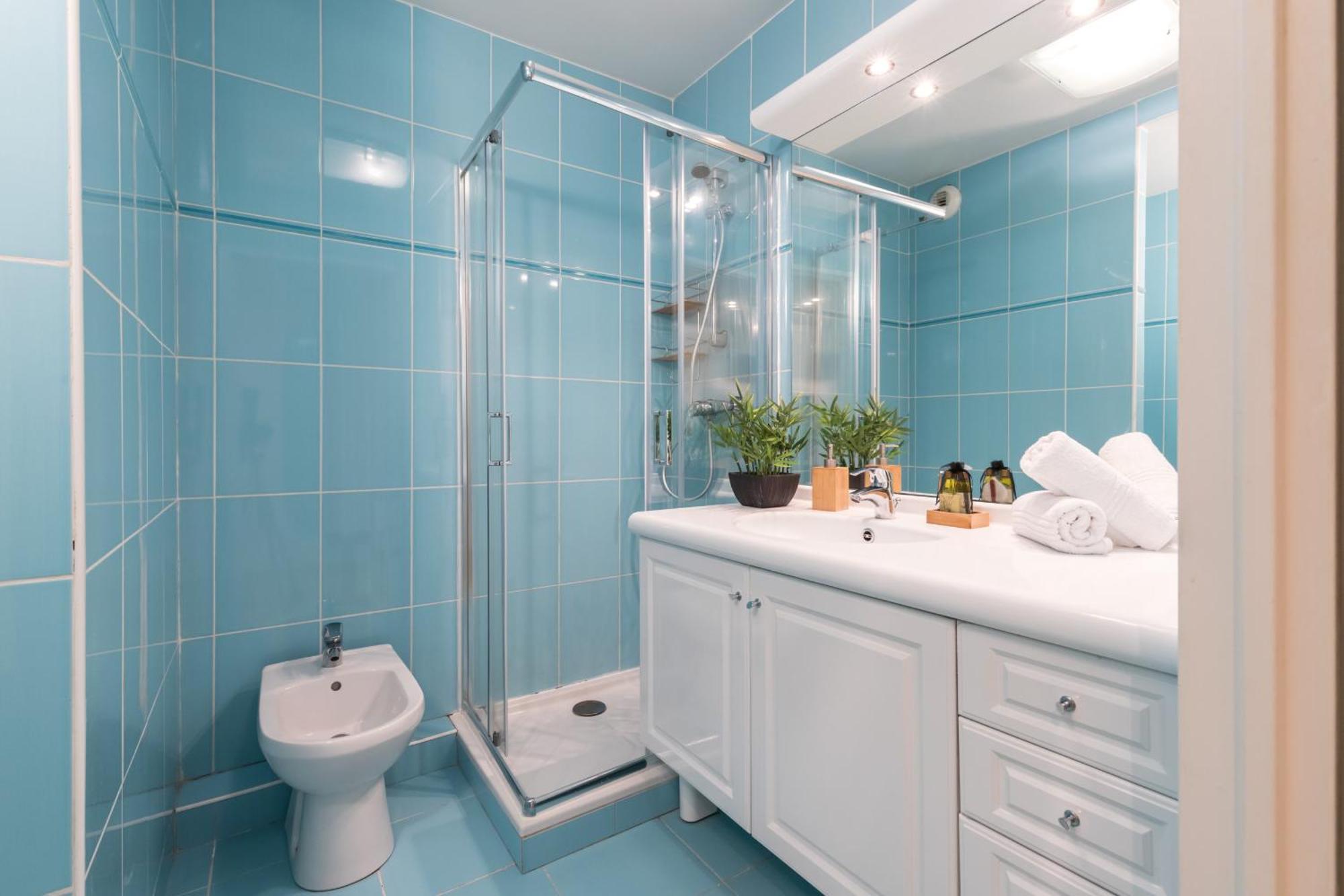 Nice 1 Bedroom Downtown Carre D'Or With Garage Exterior photo