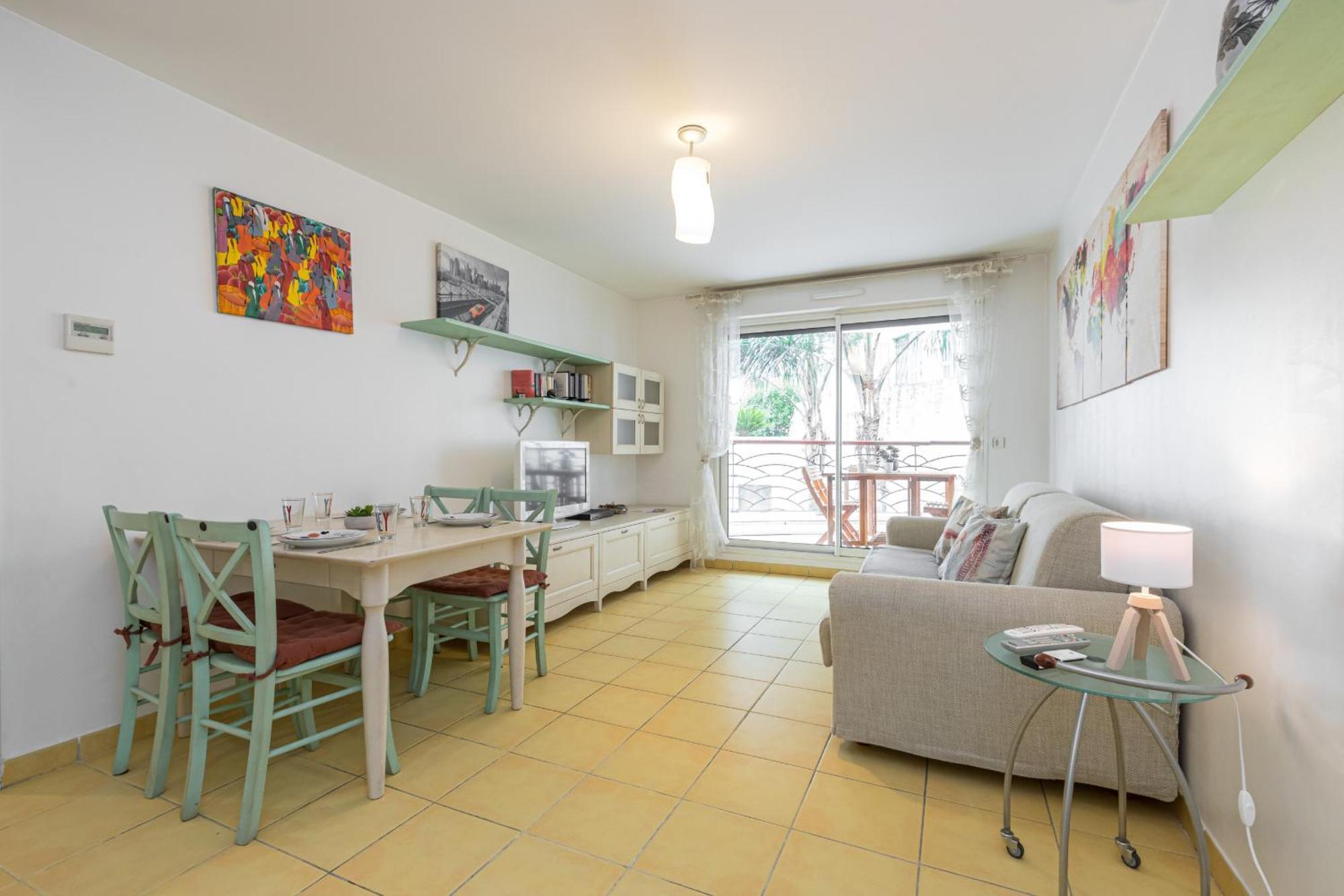 Nice 1 Bedroom Downtown Carre D'Or With Garage Exterior photo