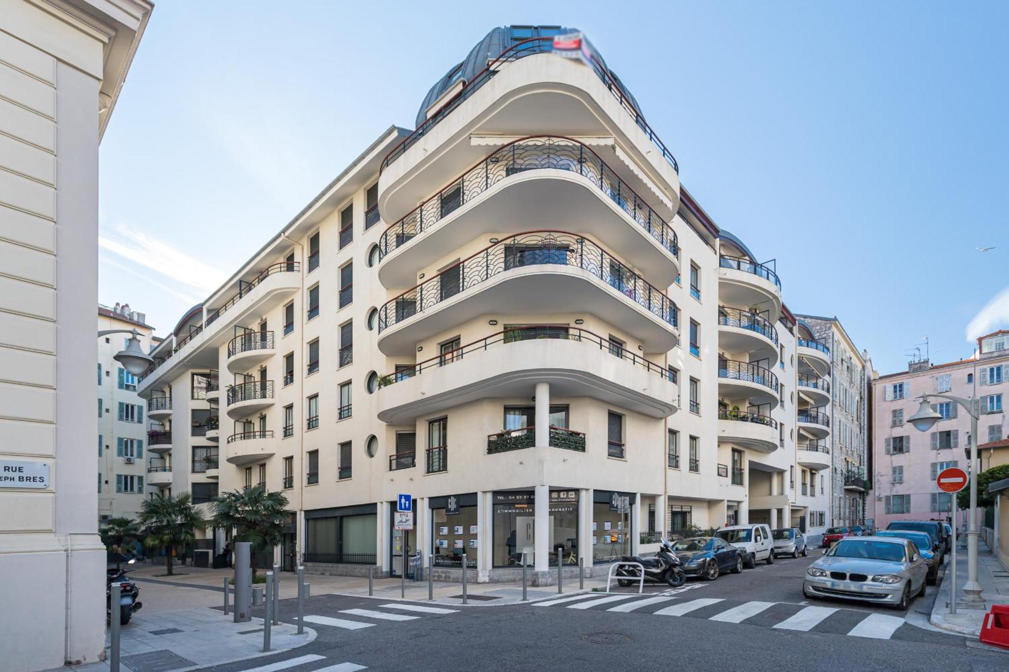 Nice 1 Bedroom Downtown Carre D'Or With Garage Exterior photo