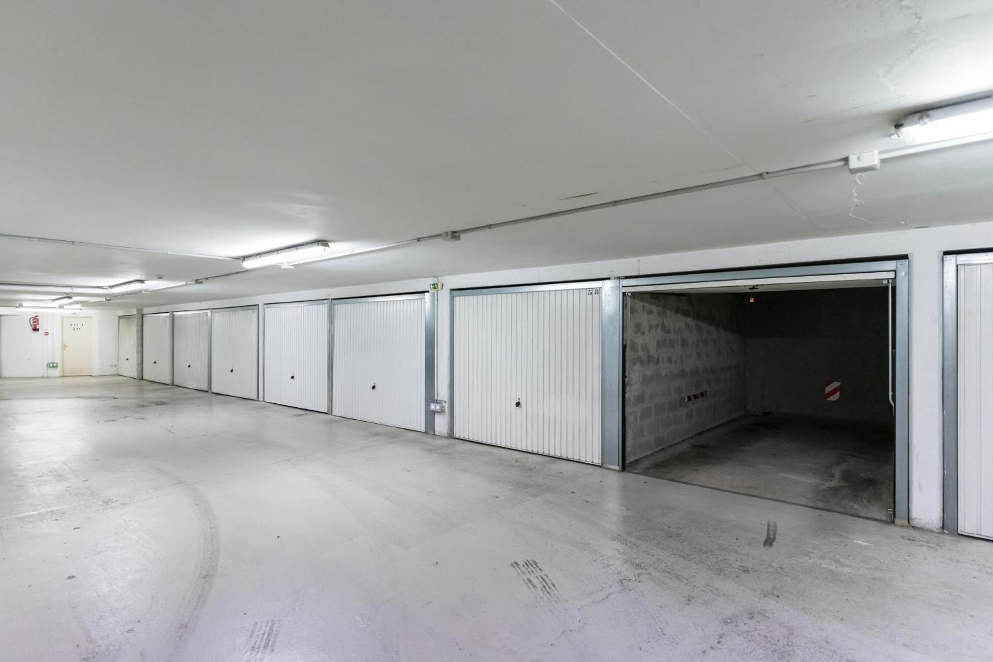 Nice 1 Bedroom Downtown Carre D'Or With Garage Exterior photo