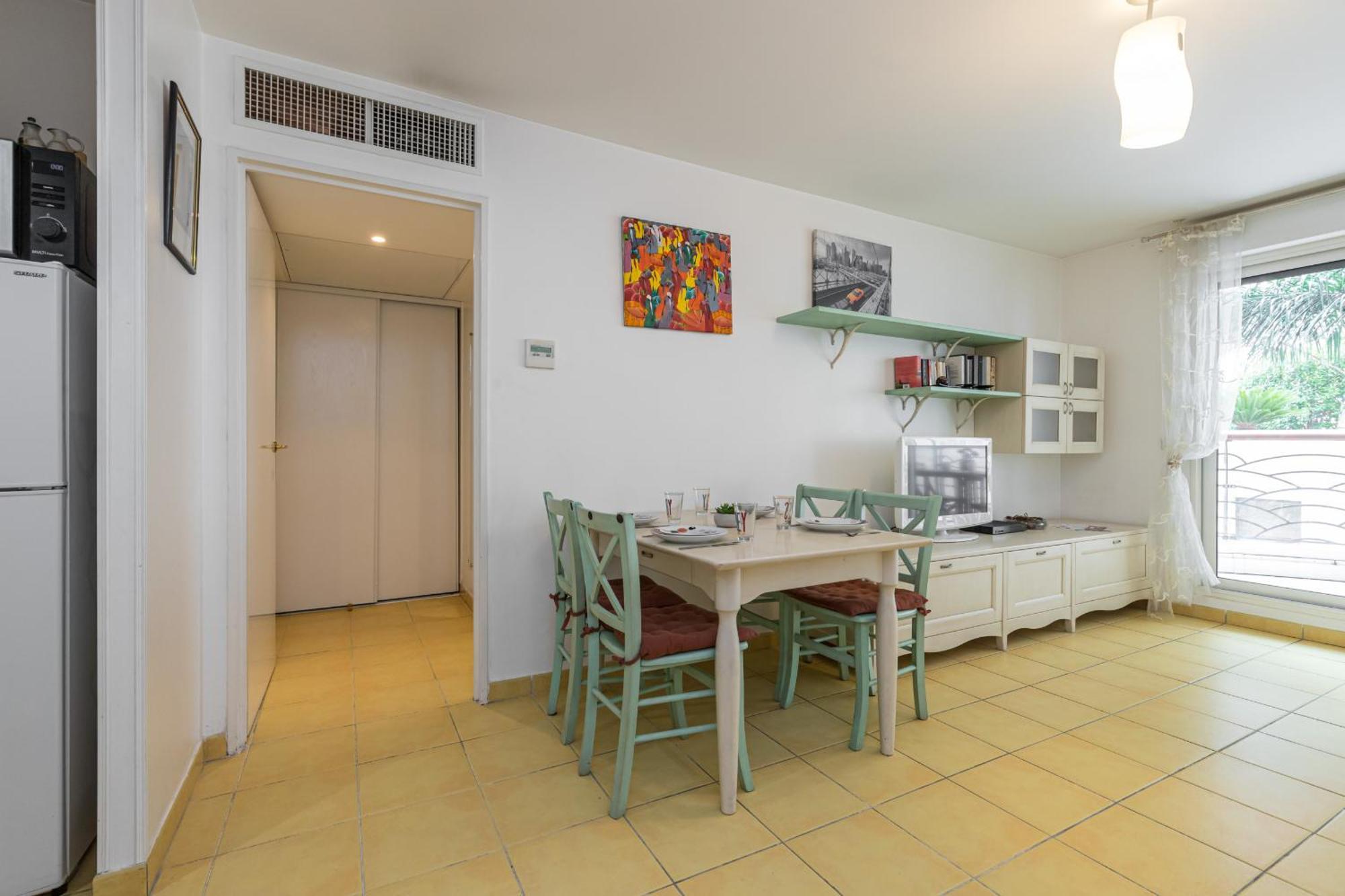 Nice 1 Bedroom Downtown Carre D'Or With Garage Exterior photo